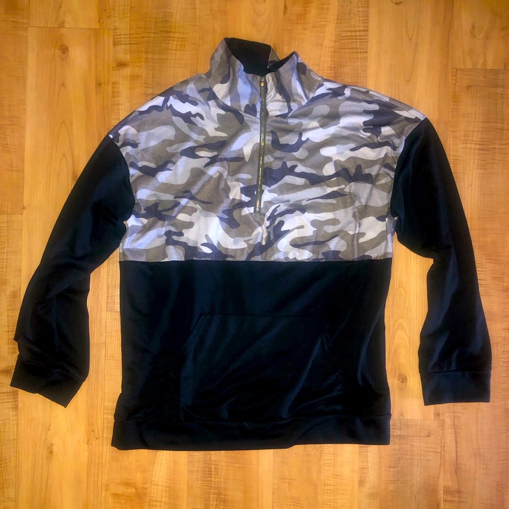 Camo & Black Quarter Zip Pullover - XL
